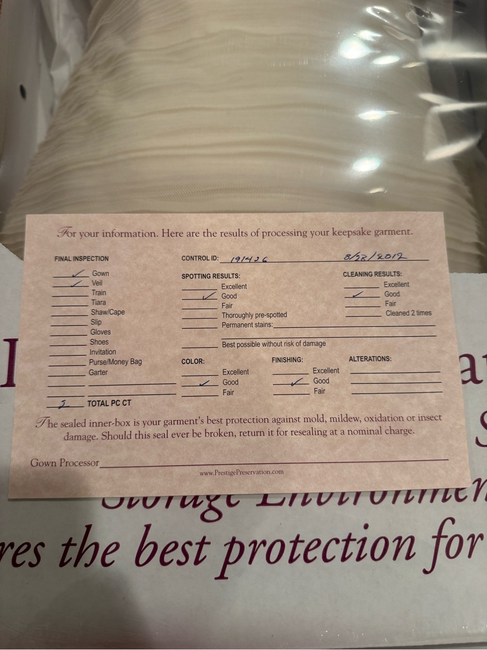 Vera Wang Wedding Gown - Picture 4 of 8